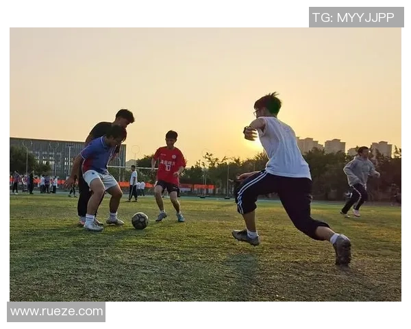 以足球球星计划推动青少年全面发展与体育素养提升的实践路径探索